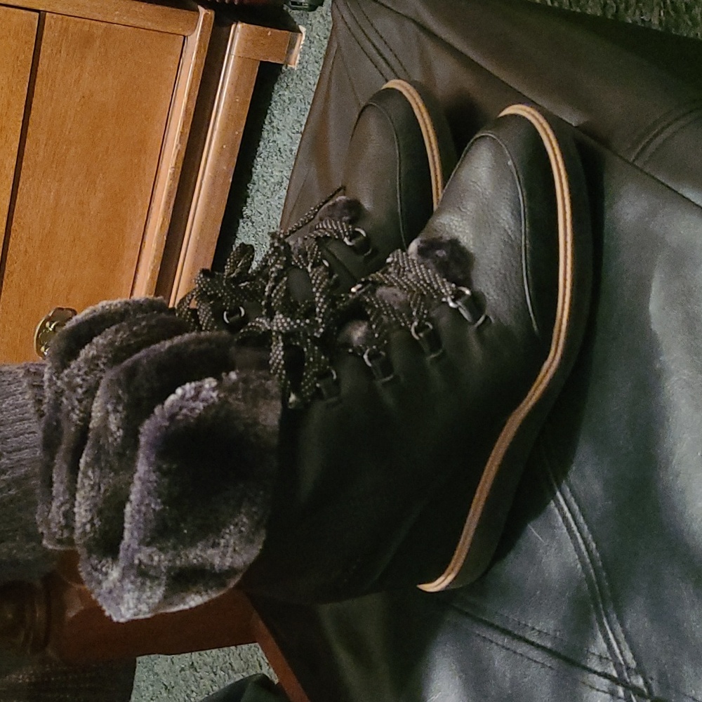 Black Dr.Scholl's 9.5 Wedged Boots